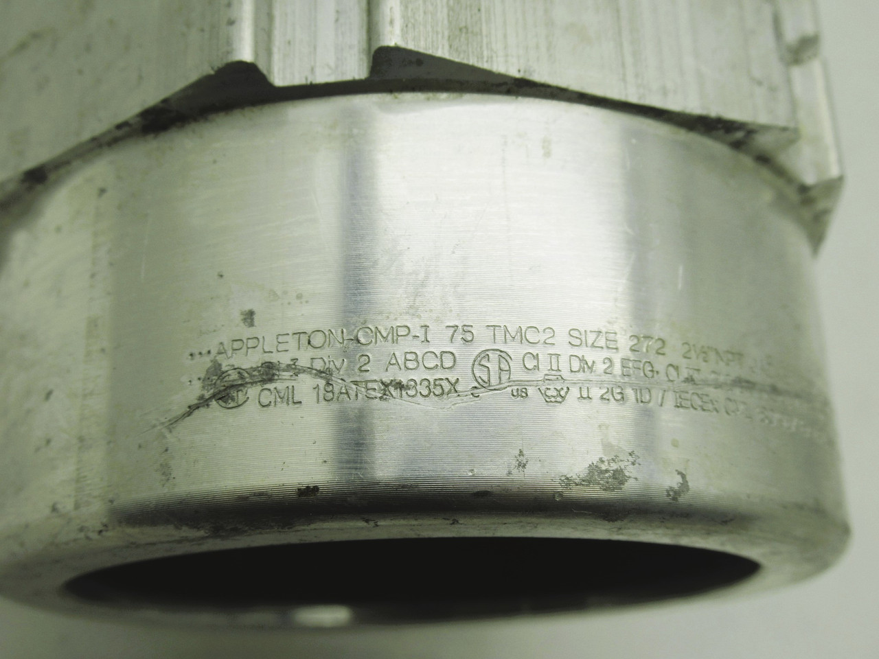 Appleton TMC2250272A Teck Cable Connector 2-1/2" NPT  2.27-2.72" Jacket USED