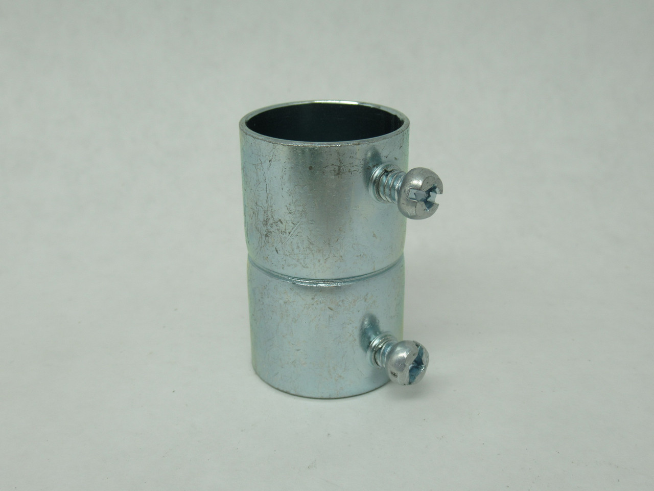 August Industries Z-100S EMT Set Screw Coupling 1" Lot of 9 NEW