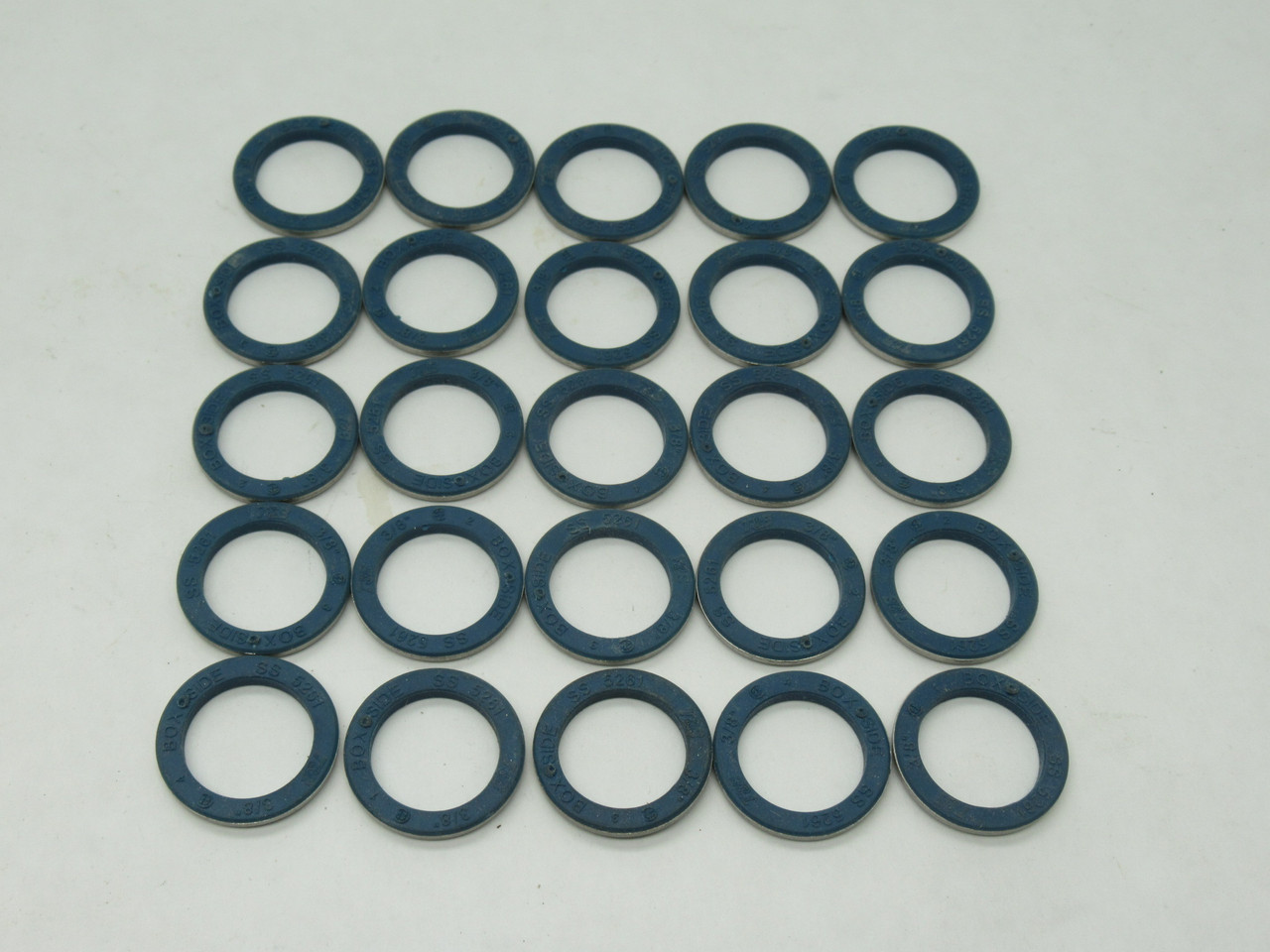 Thomas & Betts 5261 Liquid-Tight Sealing Gasket 3/8" Lot of 25 NOP