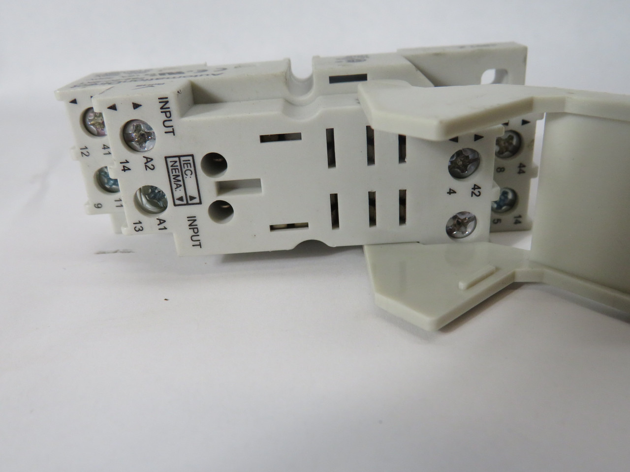 Automation Direct 782-2C-SKT Relay Socket w/Clamp 16A 20A 300V 8 Blade USED
