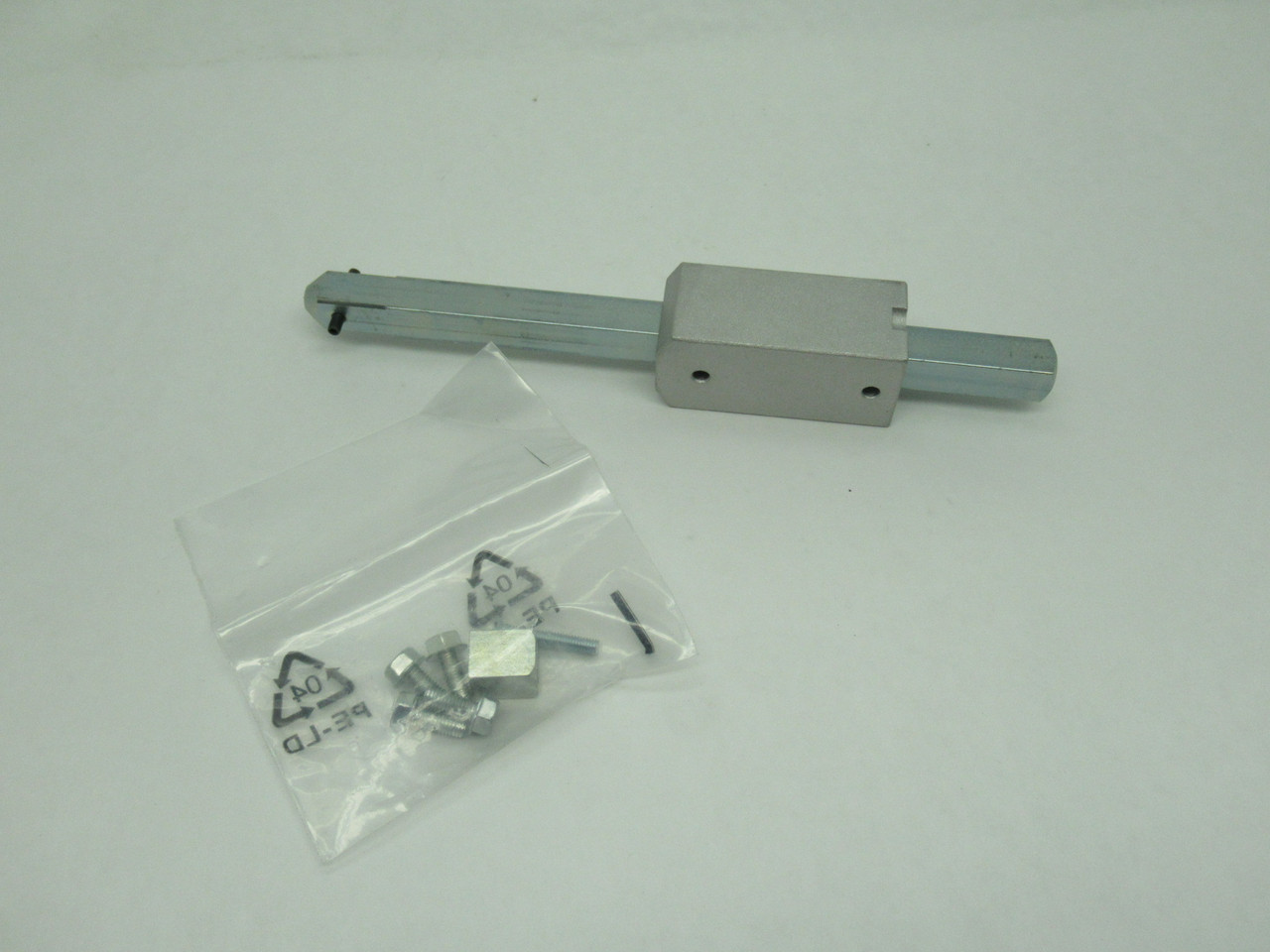 Socomec 14011520 Type S Disconnect Shaft 200mm L 15x12 OPEN/HOLEY BAG NWB