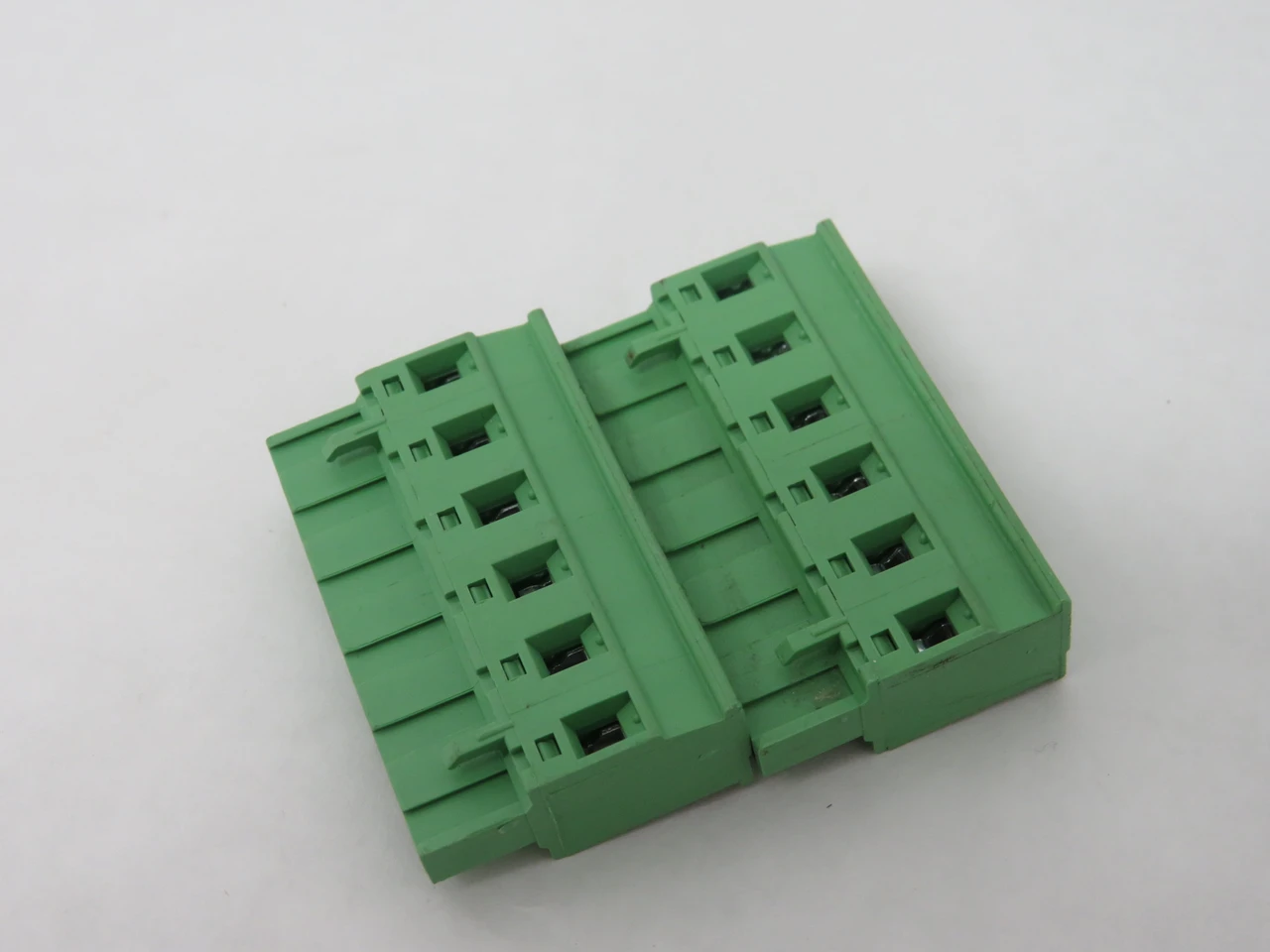 Dinkle 3ESDP-06P Green PCB Connector 6 Position 15A 300V 12-28AWG Lot of 2 USED