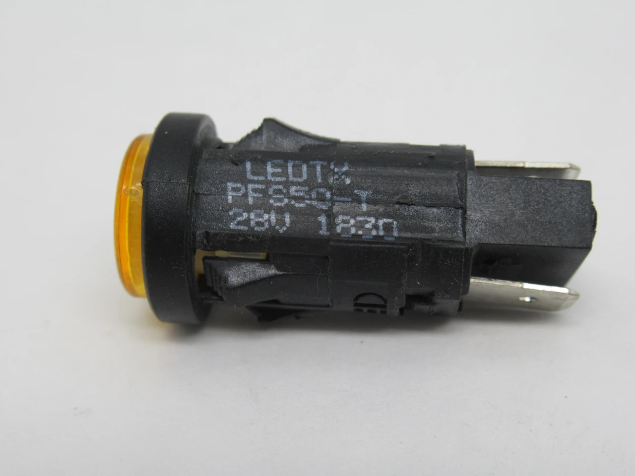 Ledtronics PFS50-0UY-028V-T LED Panel Indicator 28VDC Yellow/Amber USED