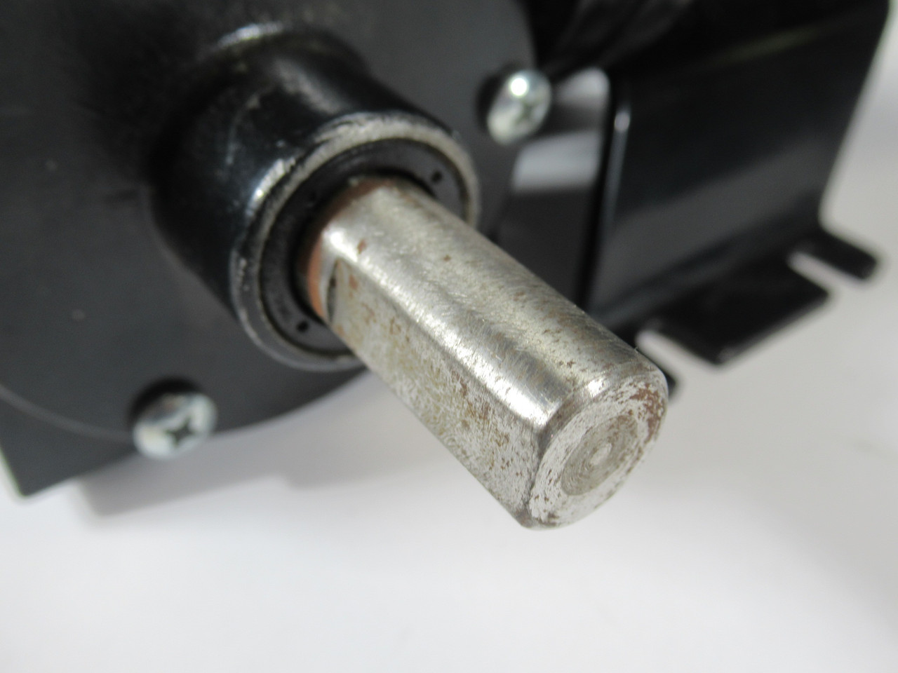 Baldor DC Gearmotor 10:1 17 lb-in .06HP 173RPM 90VDC BA-0 TENV .85A USED
