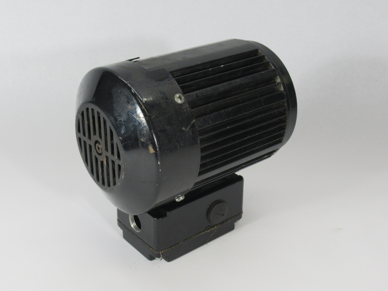 Bodine 42Y5BFCI 1/8HP 1400/1700RPM 115/120V 1Ph 1.7/1.6A 50/60Hz USED