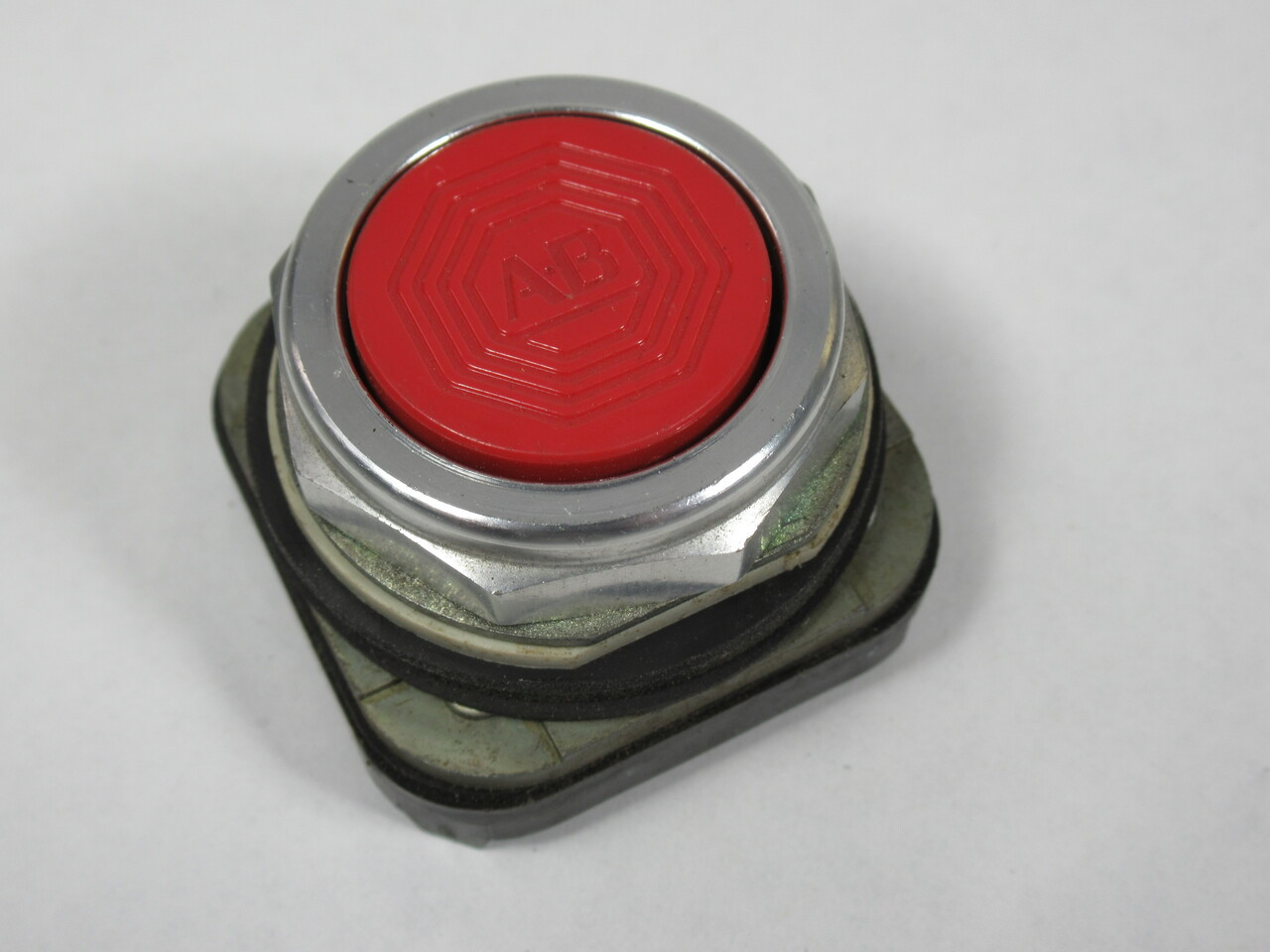 Allen-Bradley 800T-A6 Series T Push Button Red Flush Head No Contact Block USED