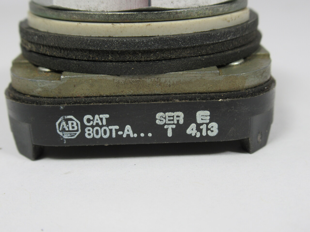 Allen-Bradley 800T-A6 Series T Push Button Red Flush Head No Contact Block USED