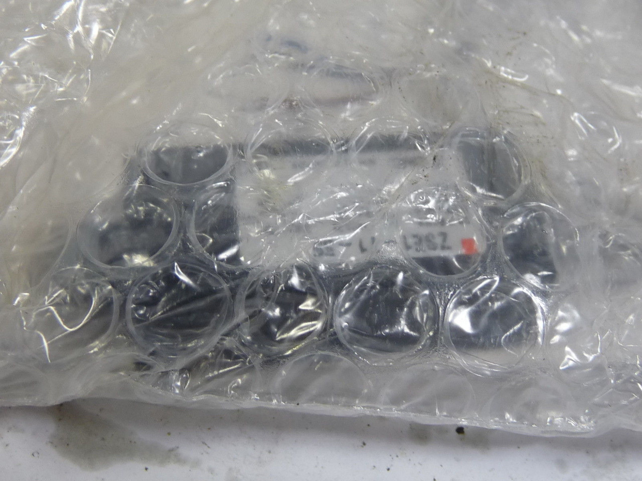 SMC ZSE1-T1-55 Vacuum Switch 12-24VDC 1/8" 0-101kPa PNP 80mA  NWB
