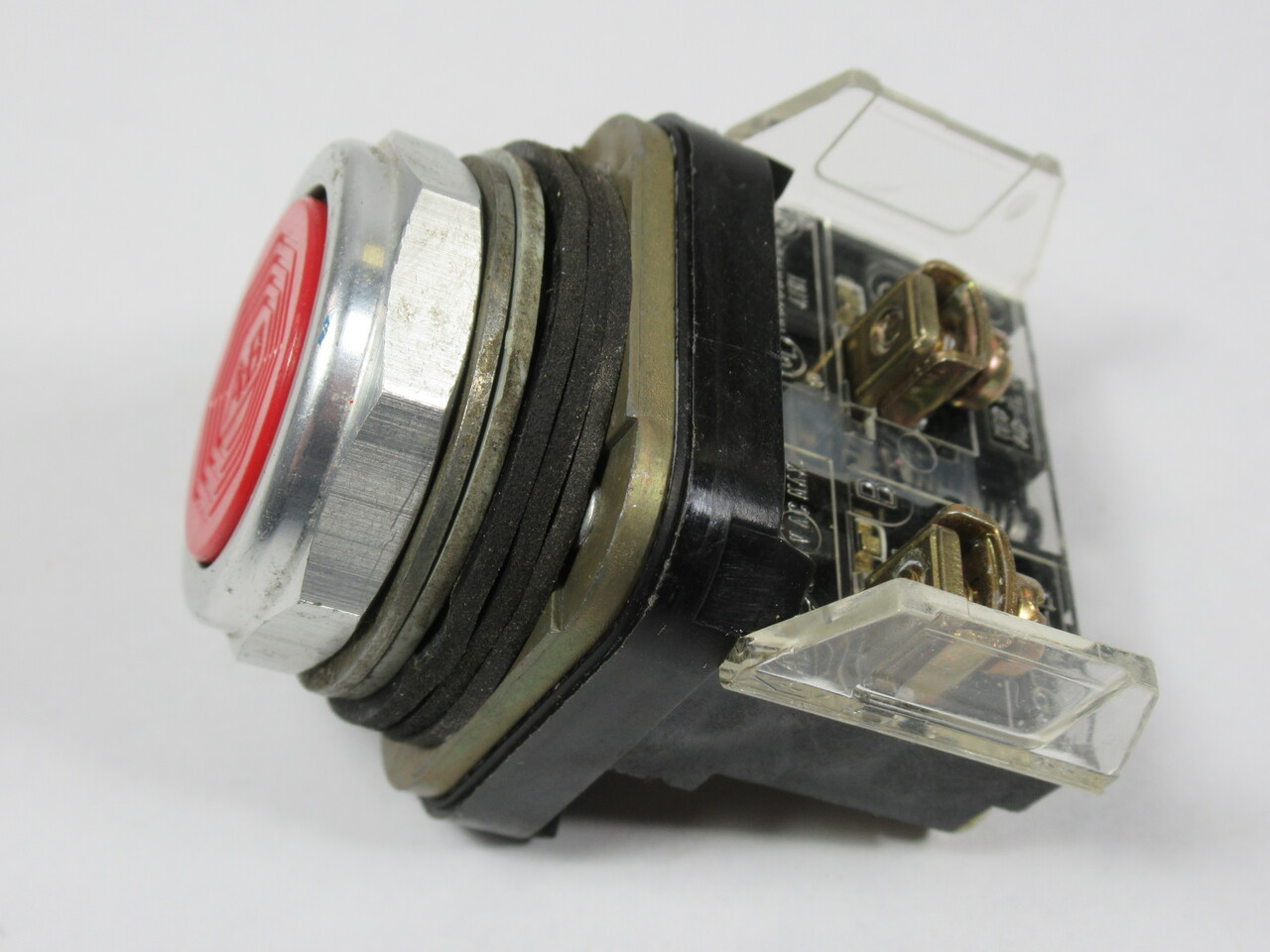 Allen-Bradley 800T-A6D2 Series T Push Button Red Flush Head 1NC USED