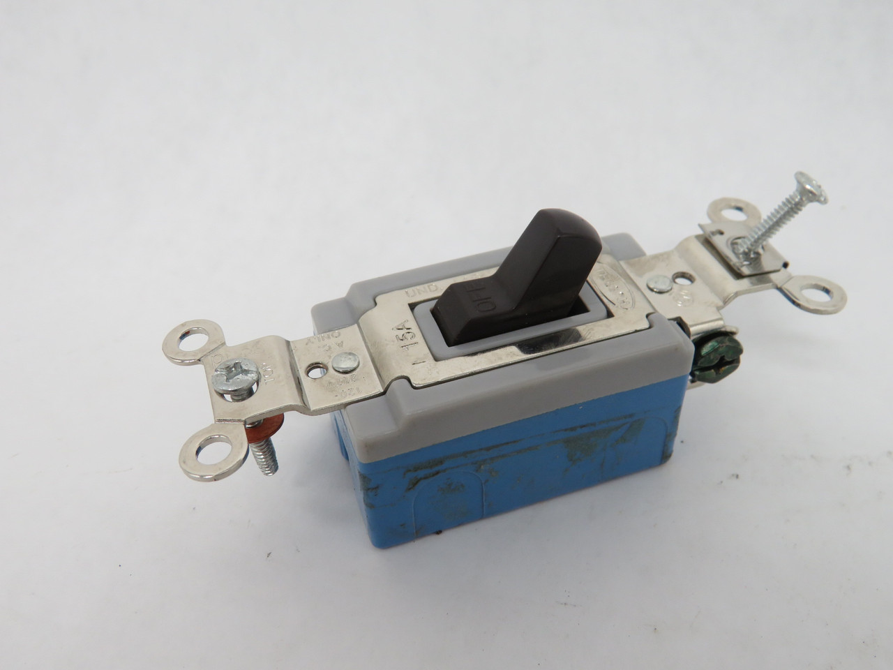 Hubbell HBL1201 Heavy Duty Industrial Toggle Switch 15A 277V 1P USED