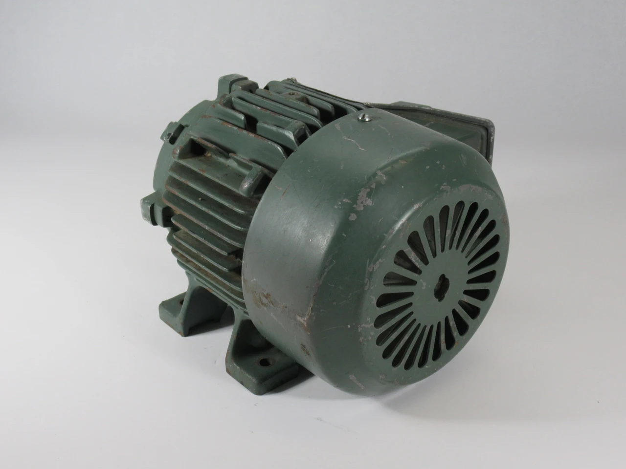 Siemens RGZ 1HP 1720RPM 575V 143T TEFC 3Ph 1.3A 60Hz C/W Key USED