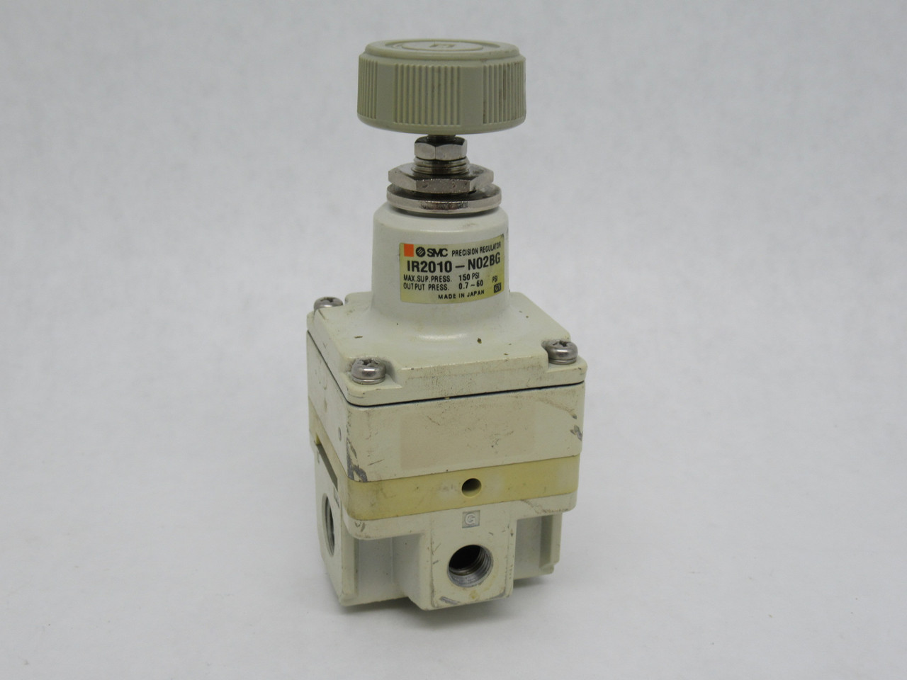 SMC IR2010-N02 Precision Regulator 1/4" NPT 150 psi NO BRACKET OR GAUGE USED