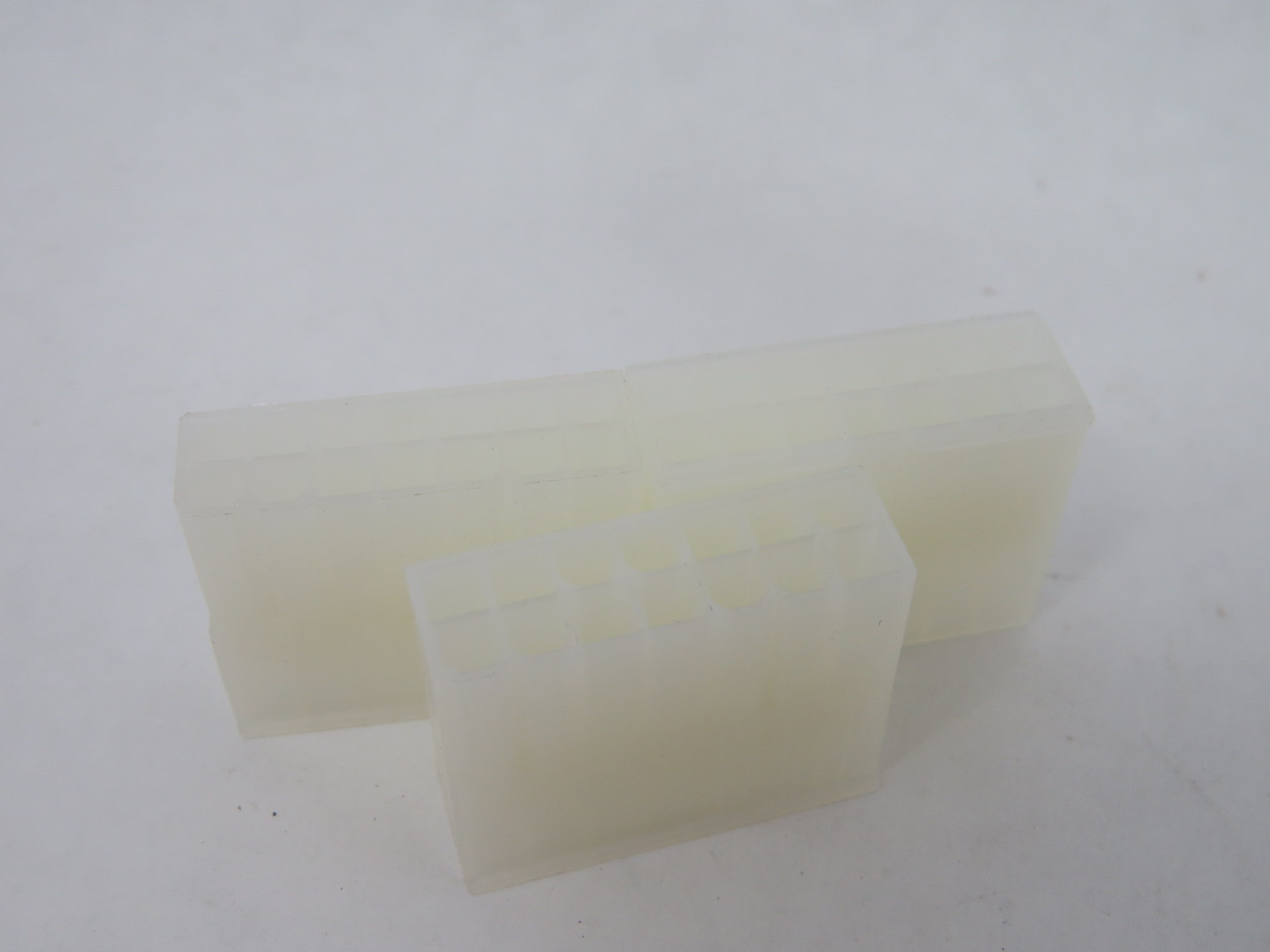 Molex 39-01-3143 Mini-Fit Jr. Plug Housing Dual Row 14 Circuit Natural Lot/3 NOP
