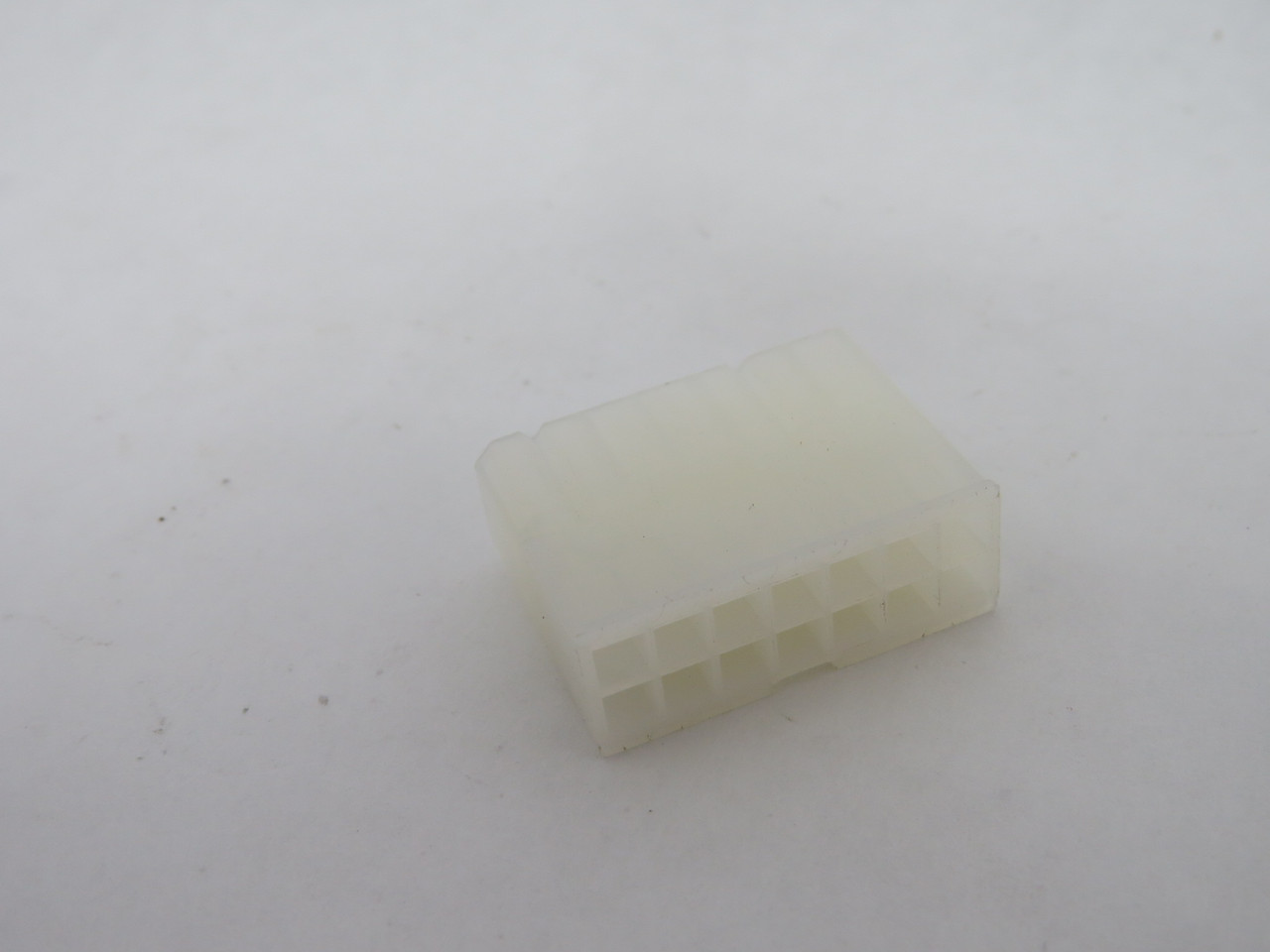 Molex 39-01-3143 Mini-Fit Jr. Plug Housing Dual Row 14 Circuit Natural Lot/3 NOP