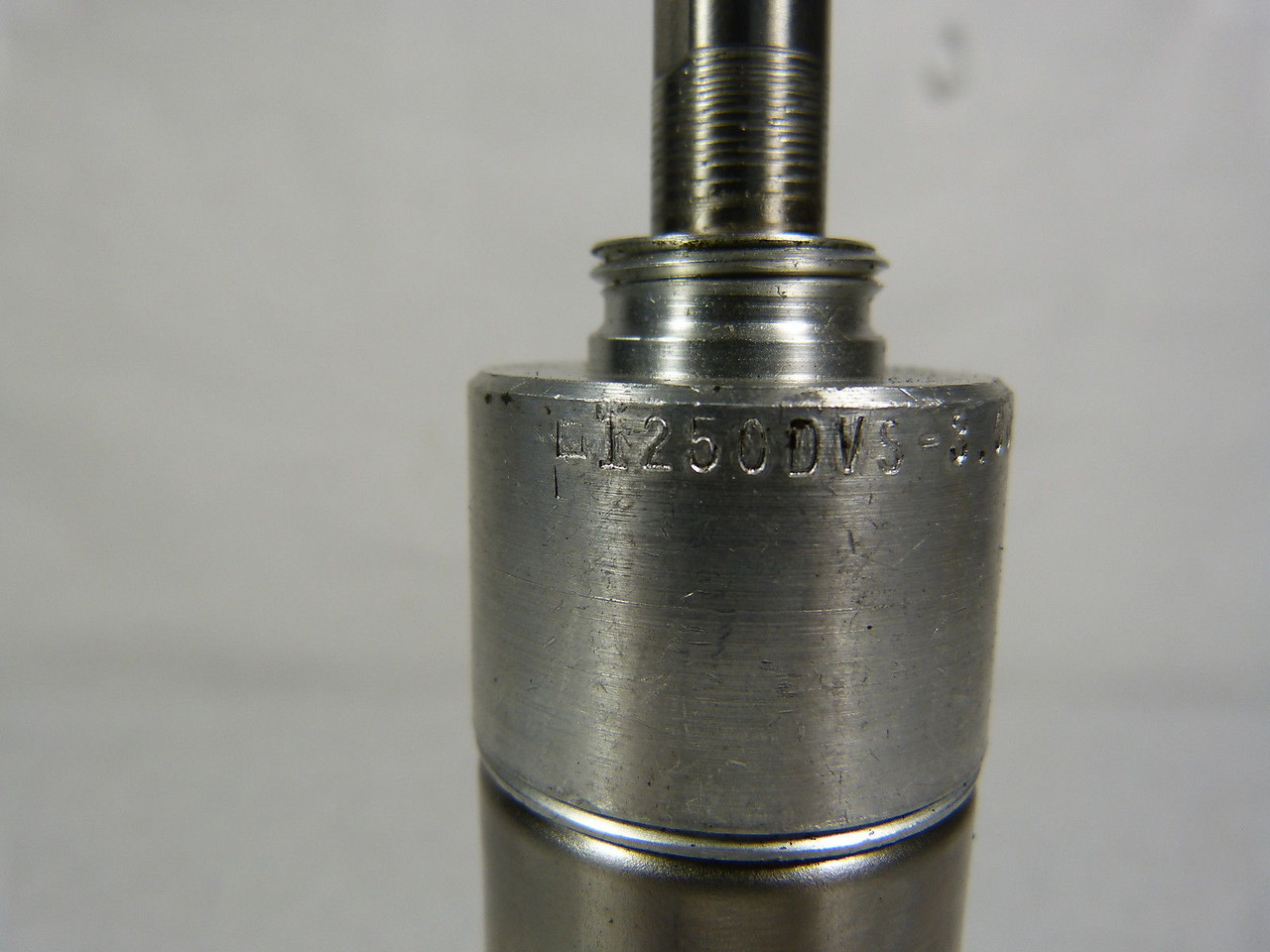American 1250DVS-3.00 Pneumatic Cylinder 1-1/4" Bore 3" Stroke USED