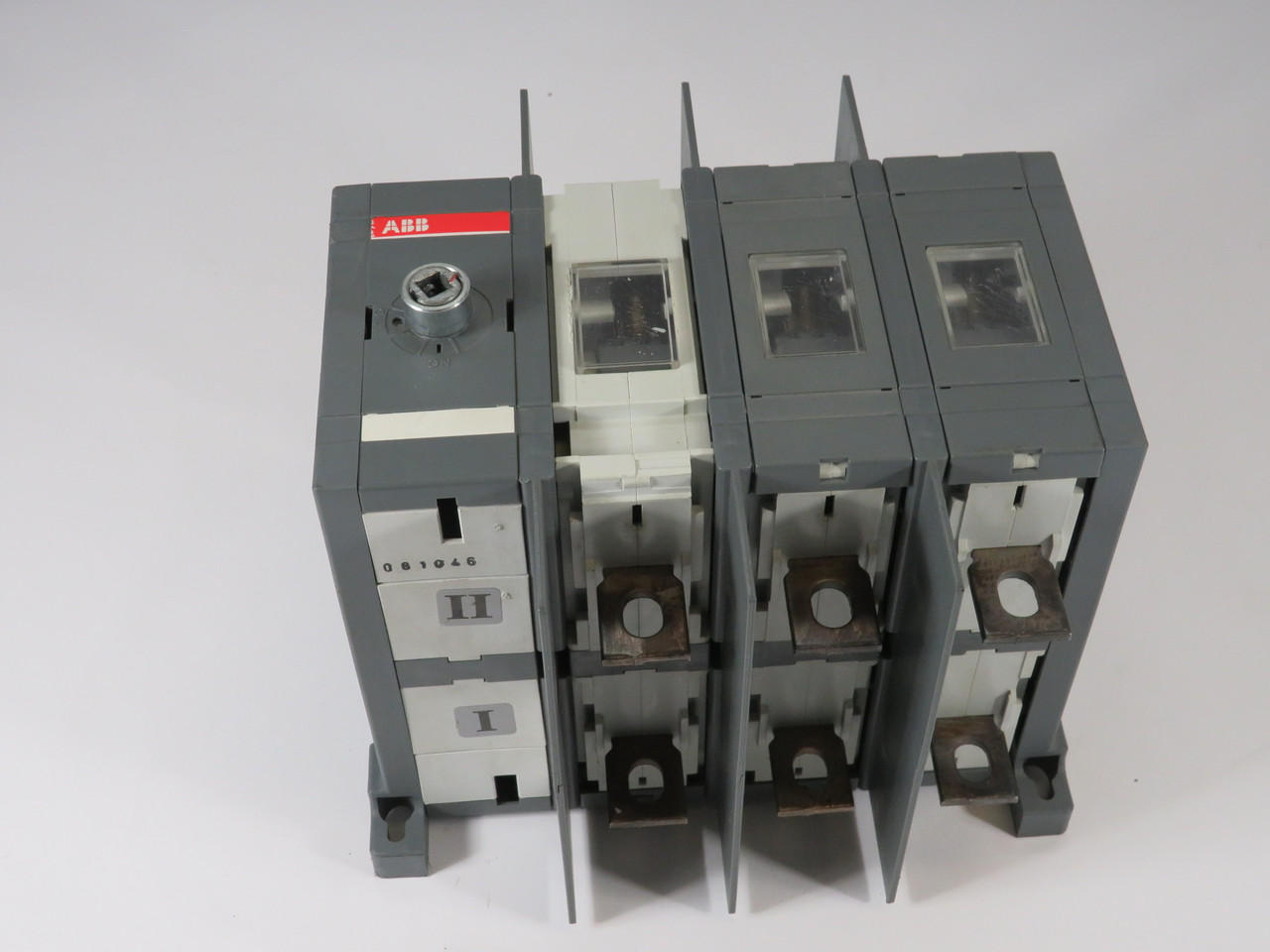 ABB OT200U03C Change Over Switch w/Lugs 200A 600VAC 3P 3Ph MISSING PLATE USED