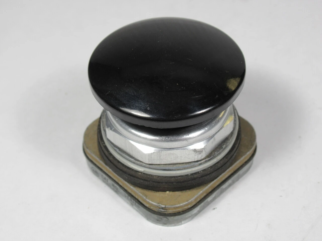 Allen-Bradley 800T-D2 Series N Push Button Black Mushroom Head No Contacts USED
