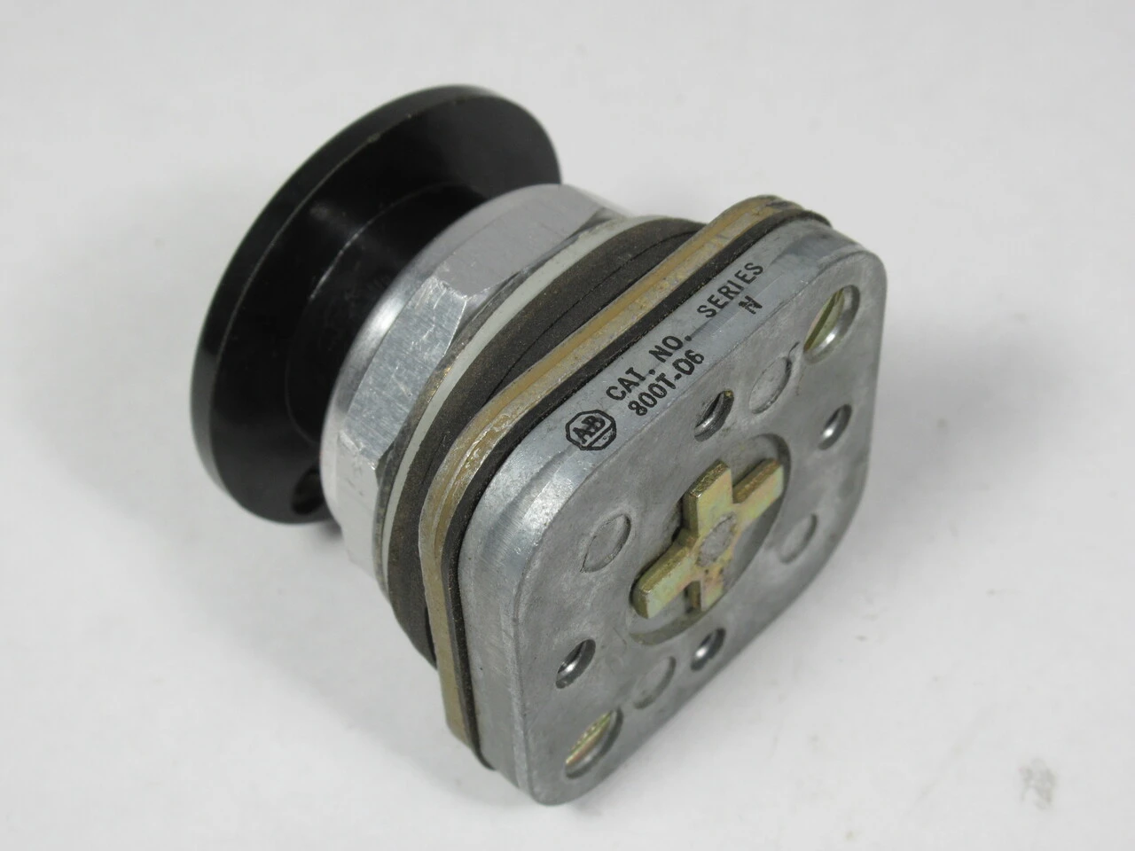 Allen-Bradley 800T-D2 Series N Push Button Black Mushroom Head No Contacts USED