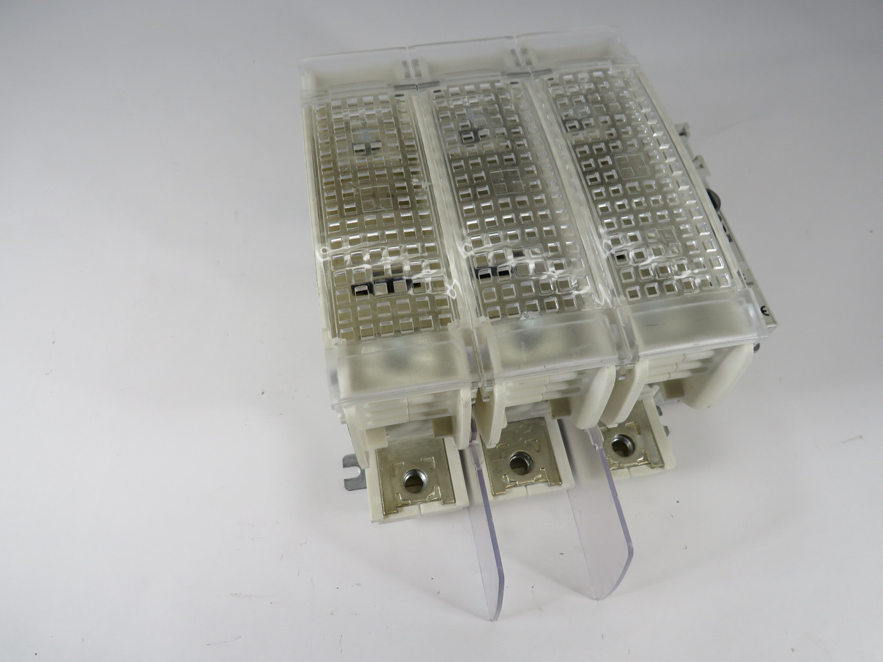 Socomec 38613020 J3X200A F/L Fusible Disconnect Switch w/Fins 200A 600V 3P USED