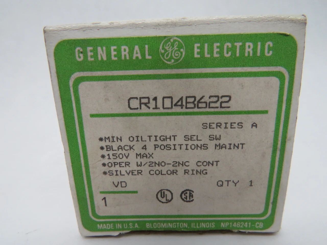 General Electric CR104B622 Ser A Black Selector Switch 4 Position BOX DAMAGE NEW
