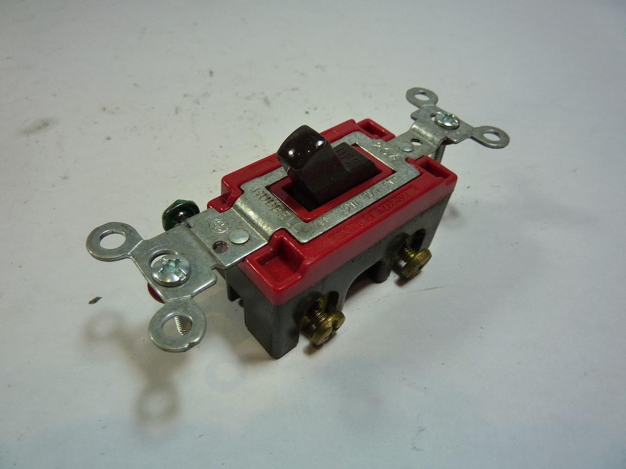 Hubbell HBL1221 Heavy Duty Toggle Switch 20A 120-277VAC 1P USED