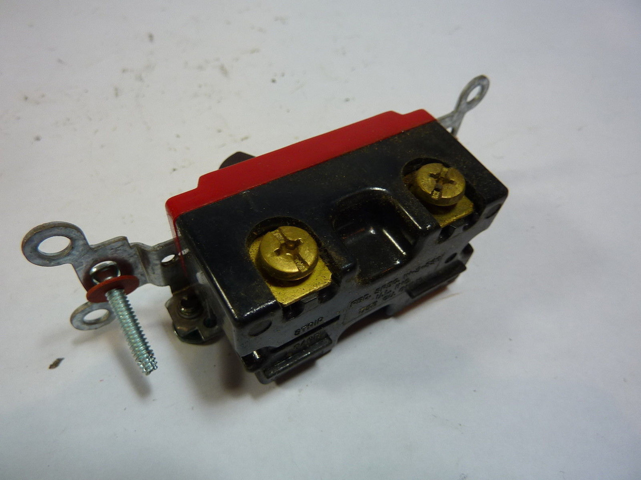 Hubbell HBL1221 Heavy Duty Toggle Switch 20A 120-277VAC 1P USED