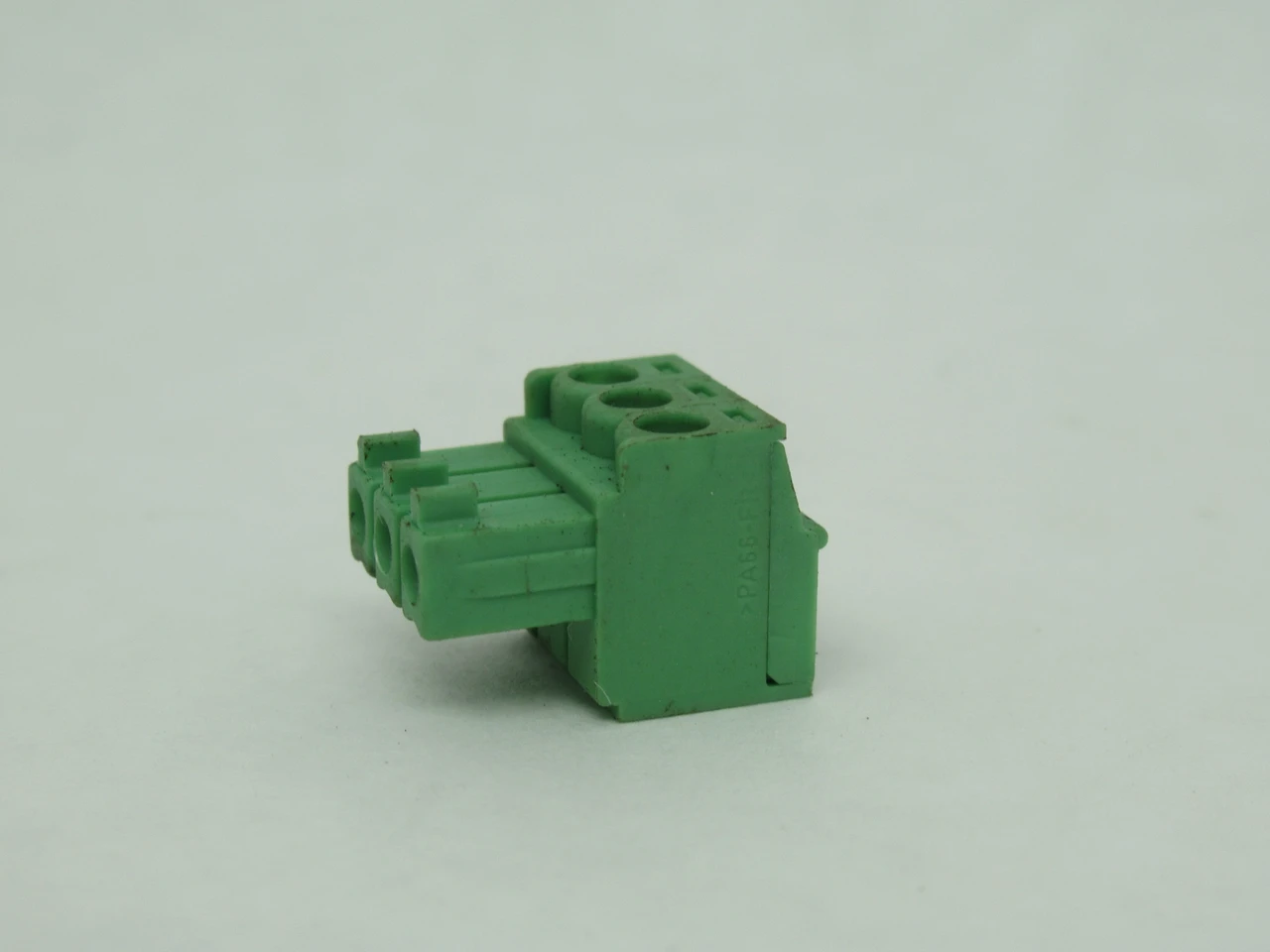 Phoenix Contact MC1.5/3-ST-3.5 PCB Connector 8A 3-Position Green USED