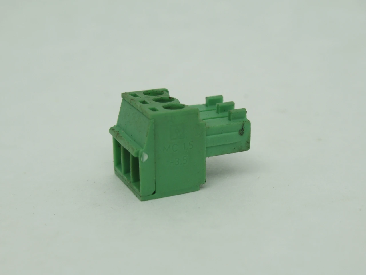 Phoenix Contact MC1.5/3-ST-3.5 PCB Connector 8A 3-Position Green USED