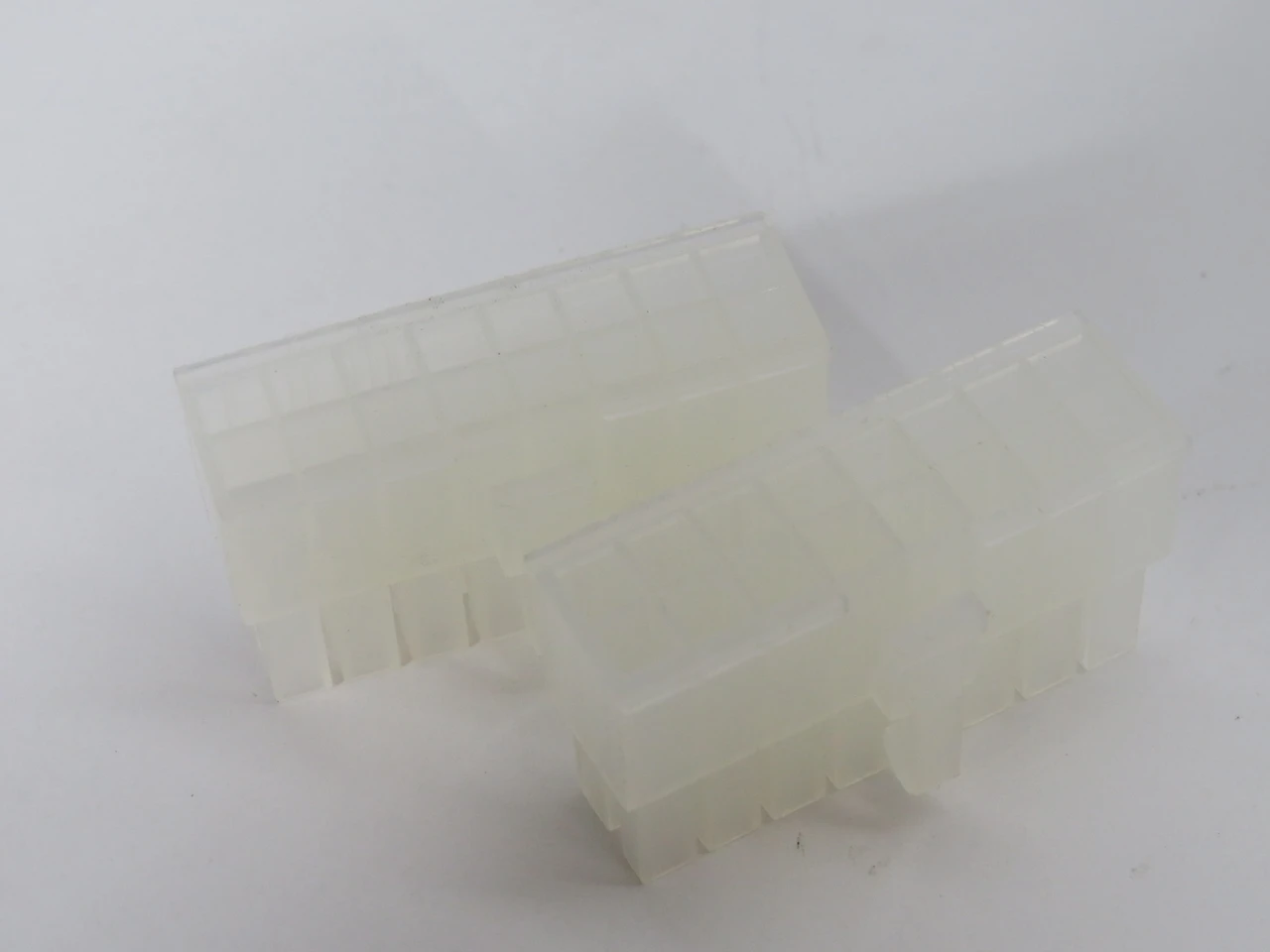 Molex 39-01-2160 Mini Fit Jr. Housing Natural 16 Circuit 94V-2 Lot of 2 NOP