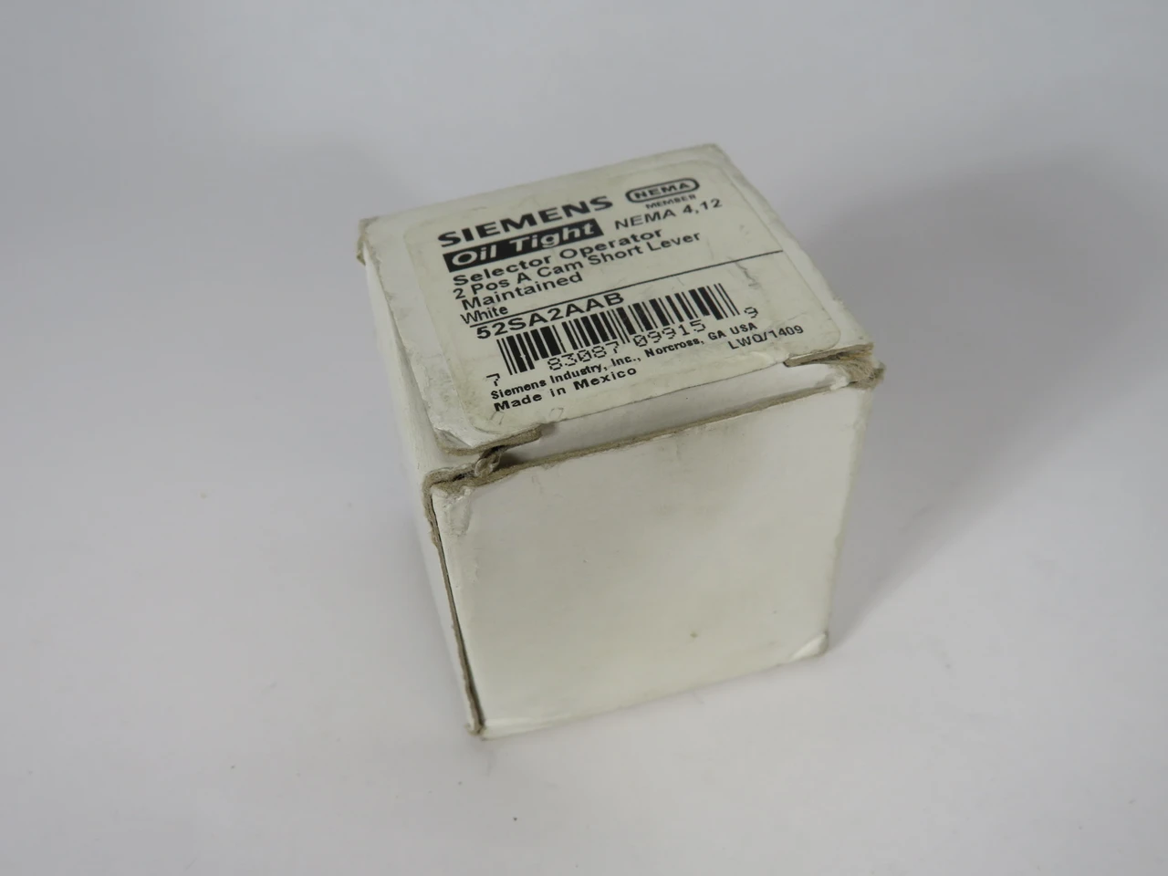 Siemens 52SA2AAB Selector Switch Operator 2 Position Maintained BOX DAMAGE NEW