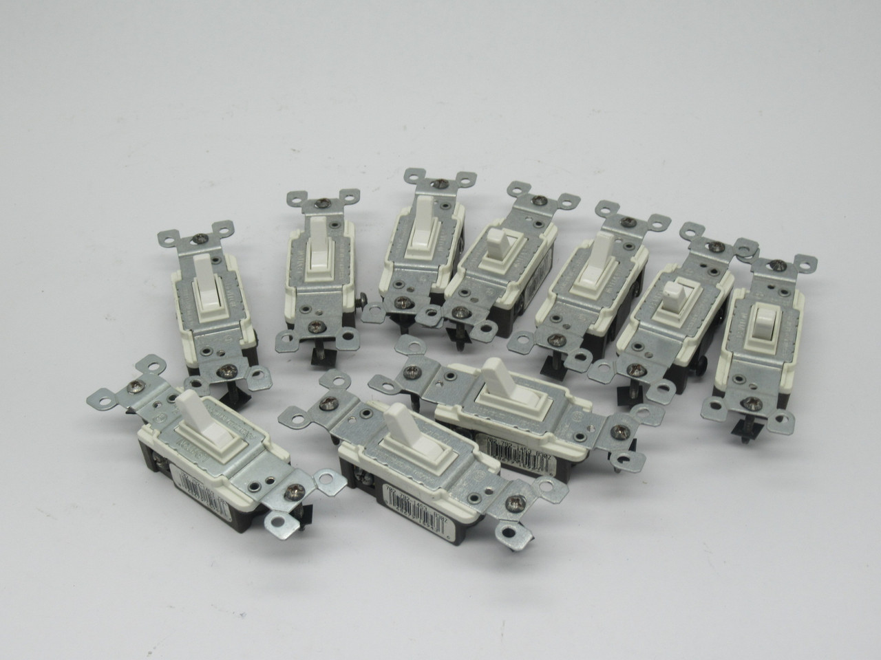 Leviton 1453-W Toggle Switch 15 Amp 120V *Lot Of 10* USED