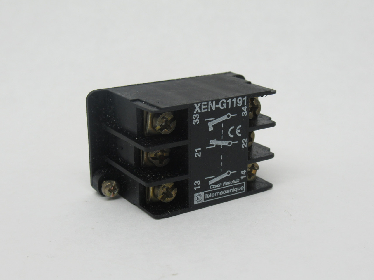 Telemecanique XENG1191 Contact Block 2NO 1NC 600V USED