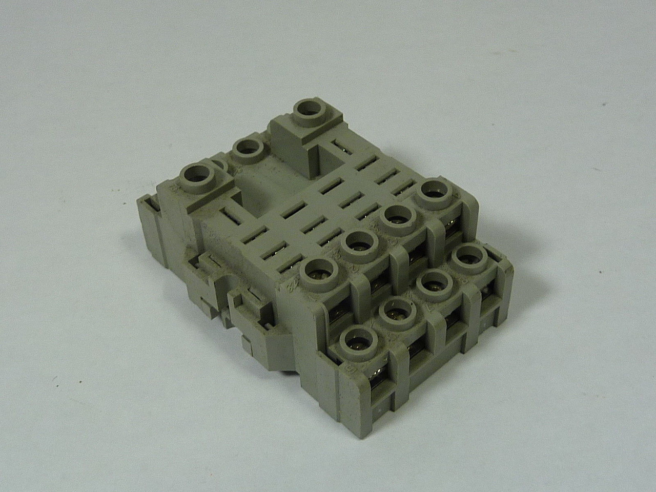 IDEC SH4B-05C Finger Safe Relay Socket 10A 300V USED