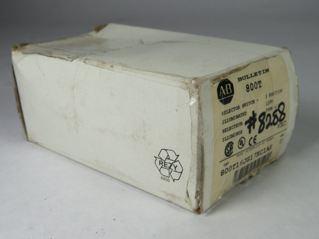 Allen-Bradley 800T-16JG17KC1AE Ser U Selector Switch 120VAC Green 1NO 2NC NEW