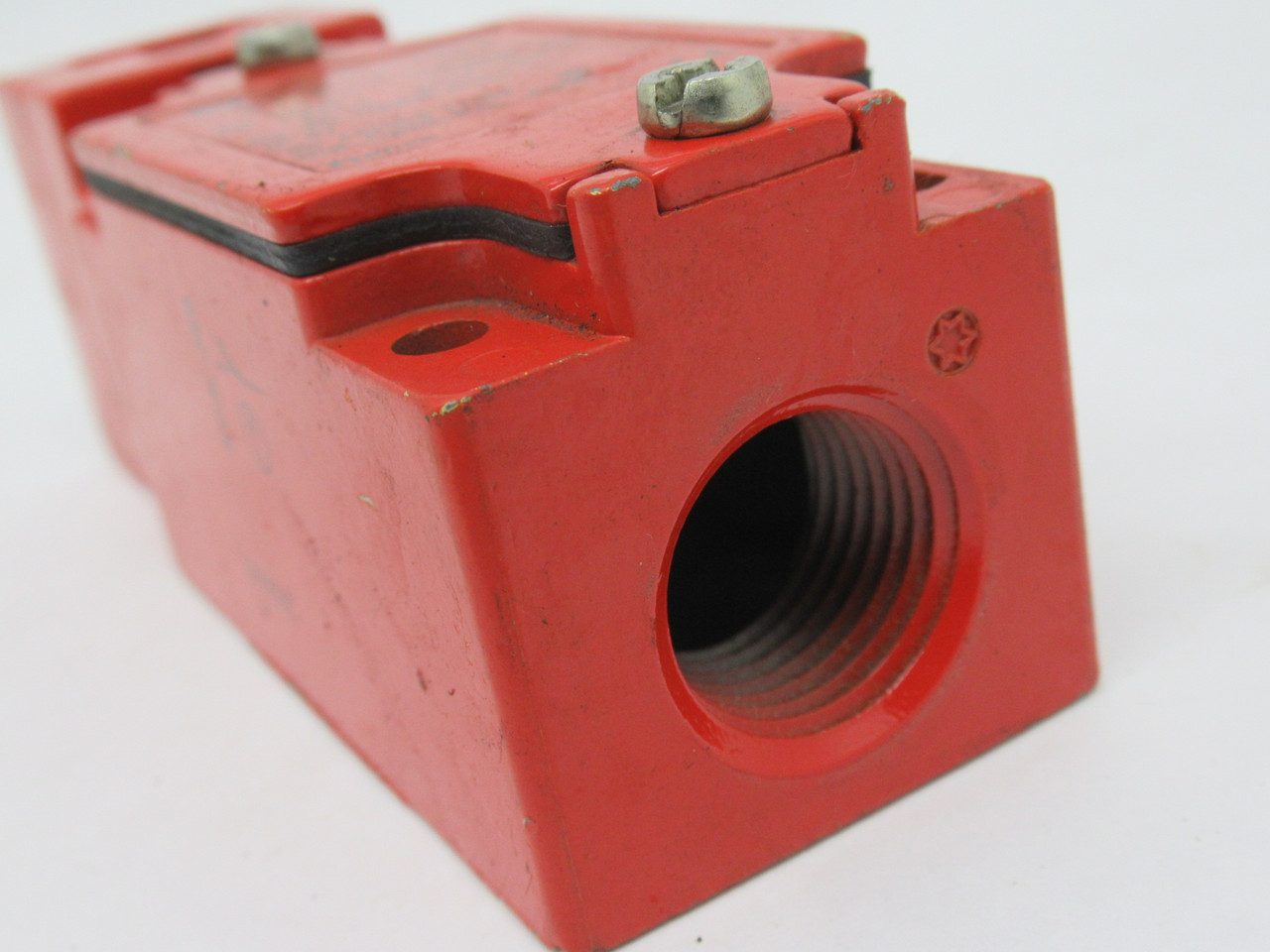 Telemecanique XCKJ5970H7 Safety Interlock Switch 240V 3A NO/NC SHELF WEAR NOP
