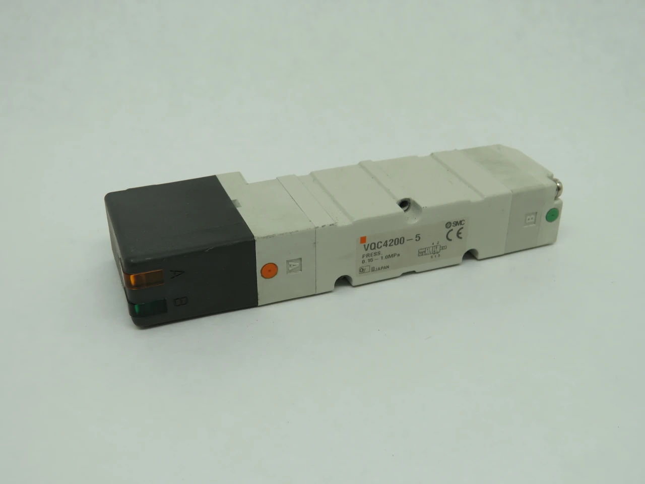 SMC VQC4200-5 Solenoid Valve 24VDC 0.15-1.0 MPa NO SCREWS USED