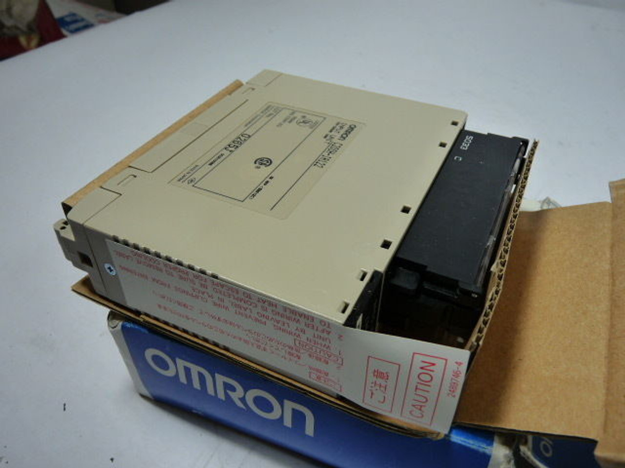 Omron C200H-IA122 Input Module 16 PT 120V ! NEW !