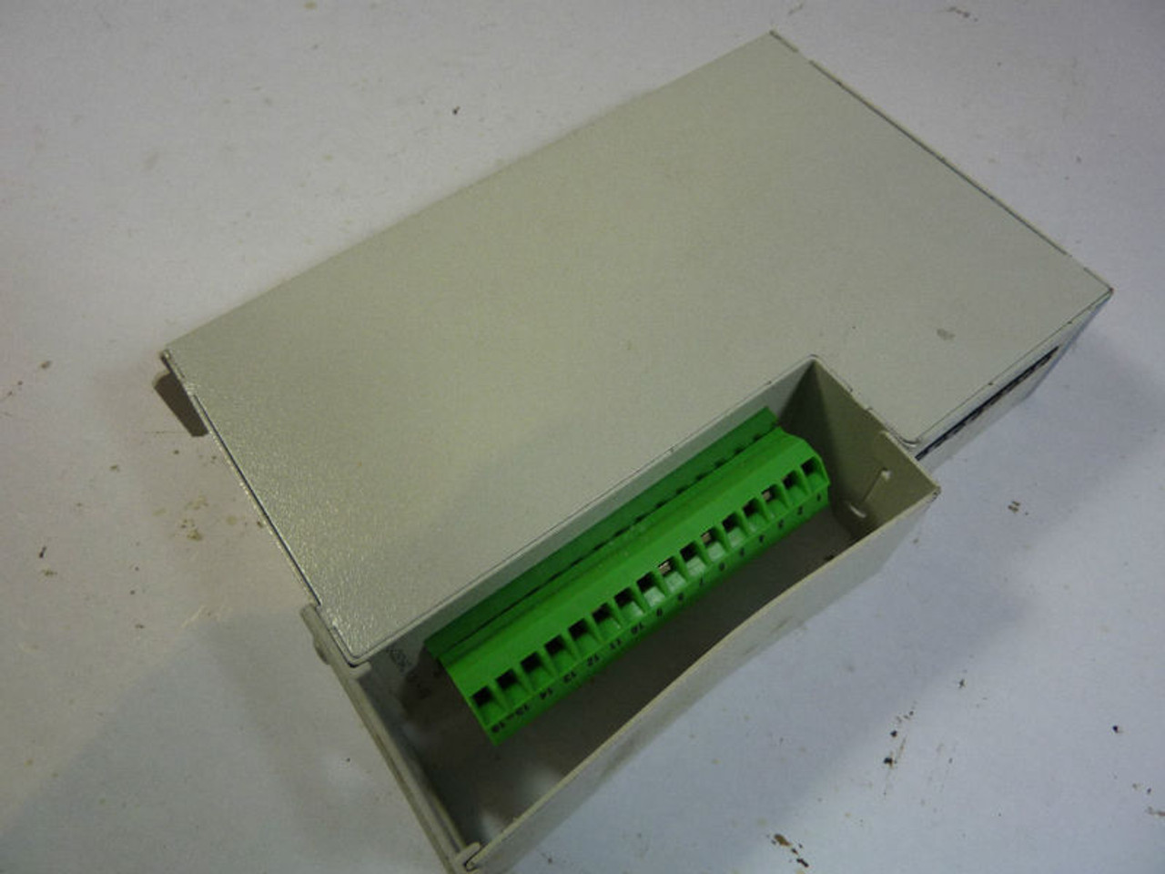 Indramat RM-O-01 Output Module 24VDC USED