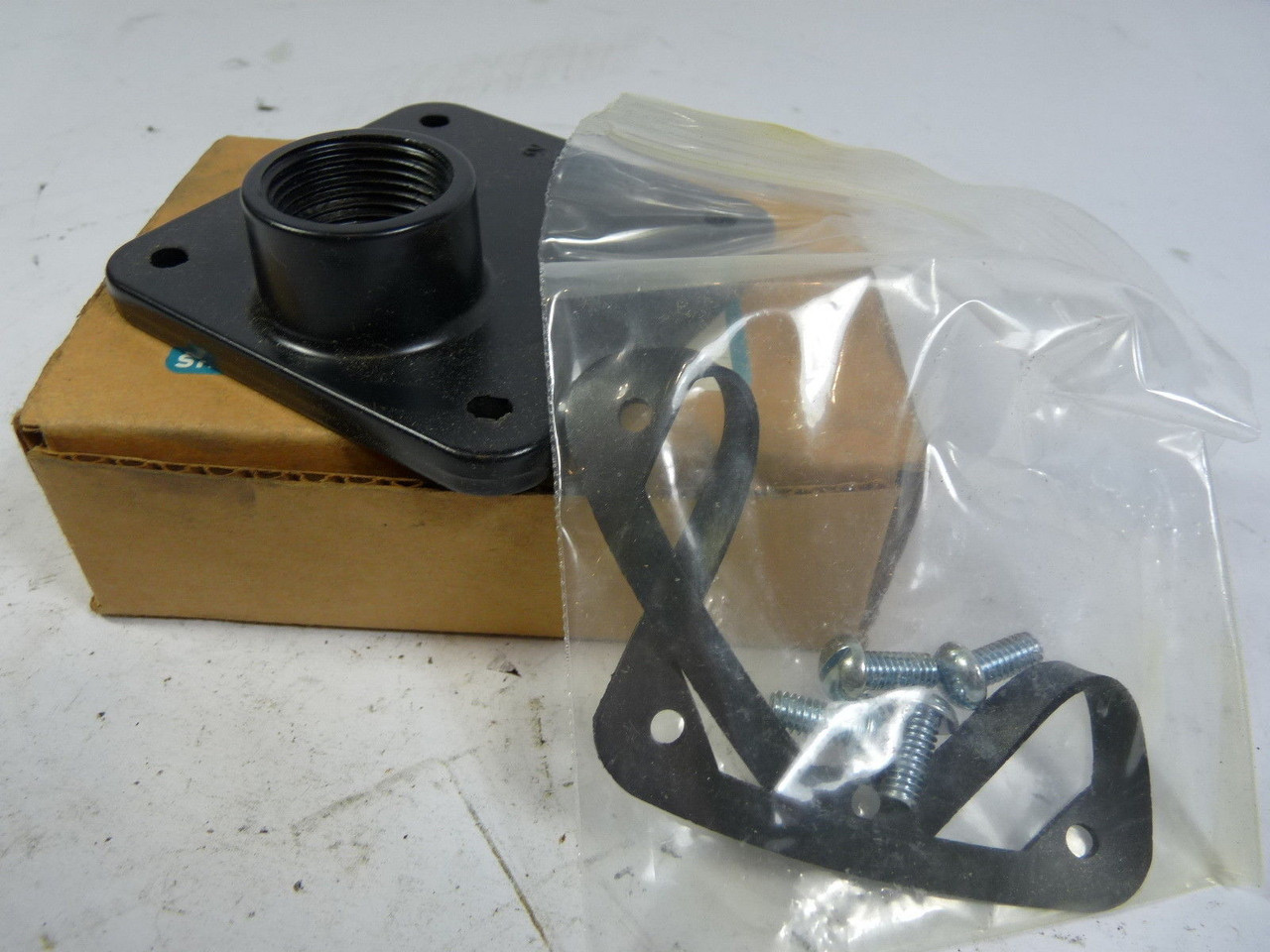 Siemens SKLH Mounting Flange with Gasket 3/4”NPT NEW