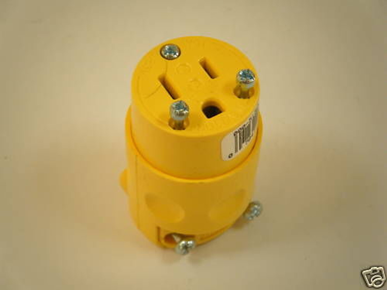 LEVITON 515CV 2Pole 3Wire YELLOW Round Connector ! NEW