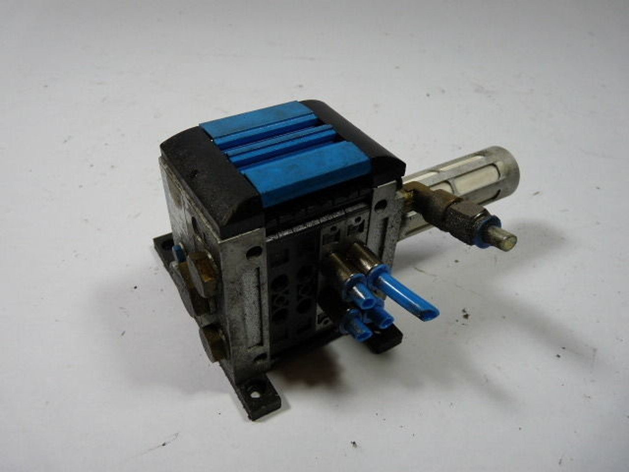 Festo 18200 CPV-10-VI2095 Pneumatic Valve 8/10 Bar USED