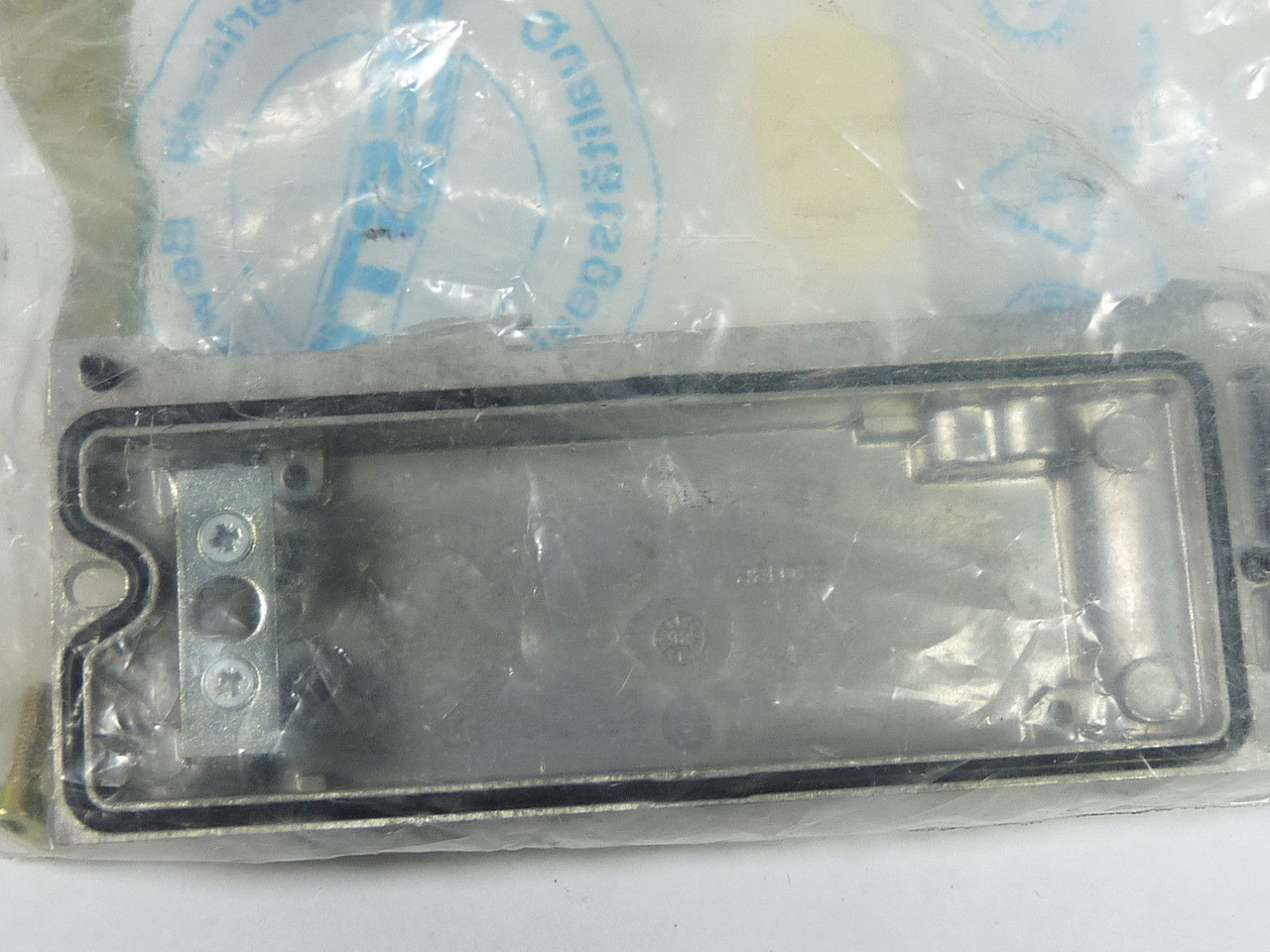 Festo 18639 IEPL-03-FB Input/Output End Plate ! NEW !