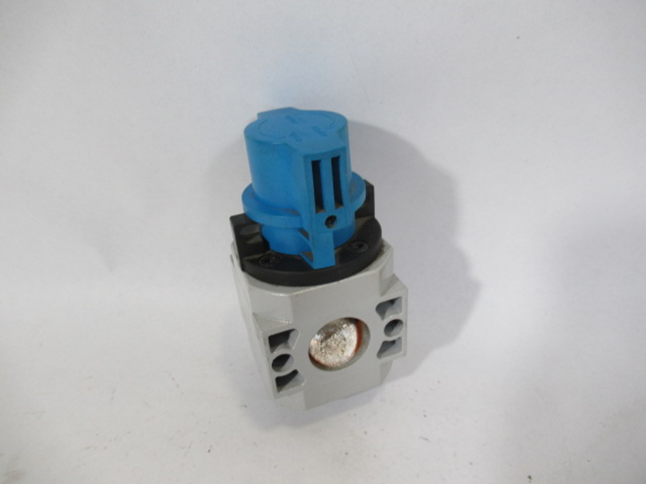 Festo 170682 HE-D-MIDI On-Off Valve 16 bar 230 psi 1.6 MPa USED