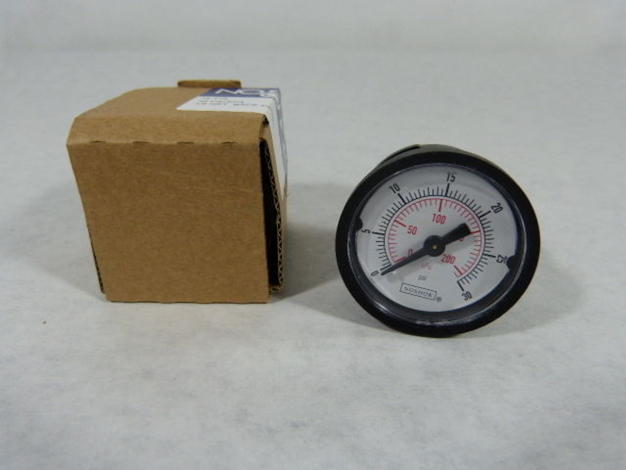 Noshok Pressure Gauge 1/8" 15-110-30 NPT ! NEW !