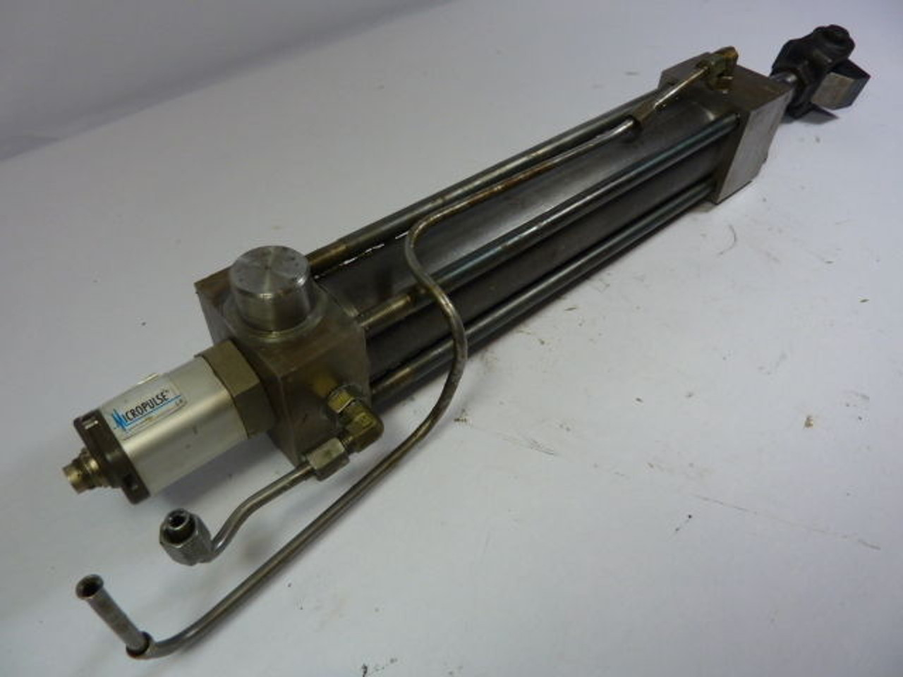 Balluff BTL5-E10-M0280-Z-S32 Pneumatic Air Cylinder 080697357US #40746 USED