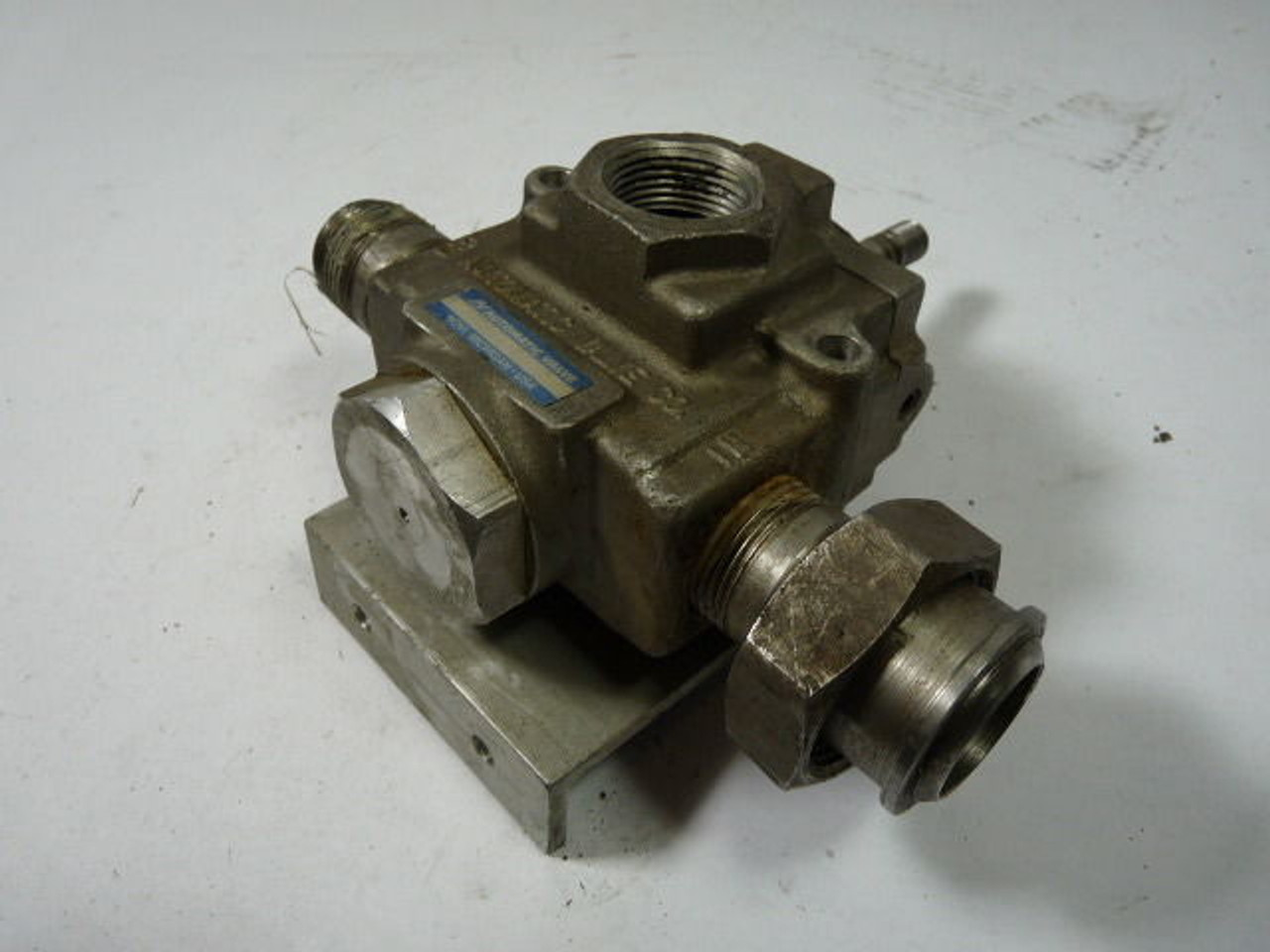 Automatic Valve 338D71-B1 Solenoid Valve USED