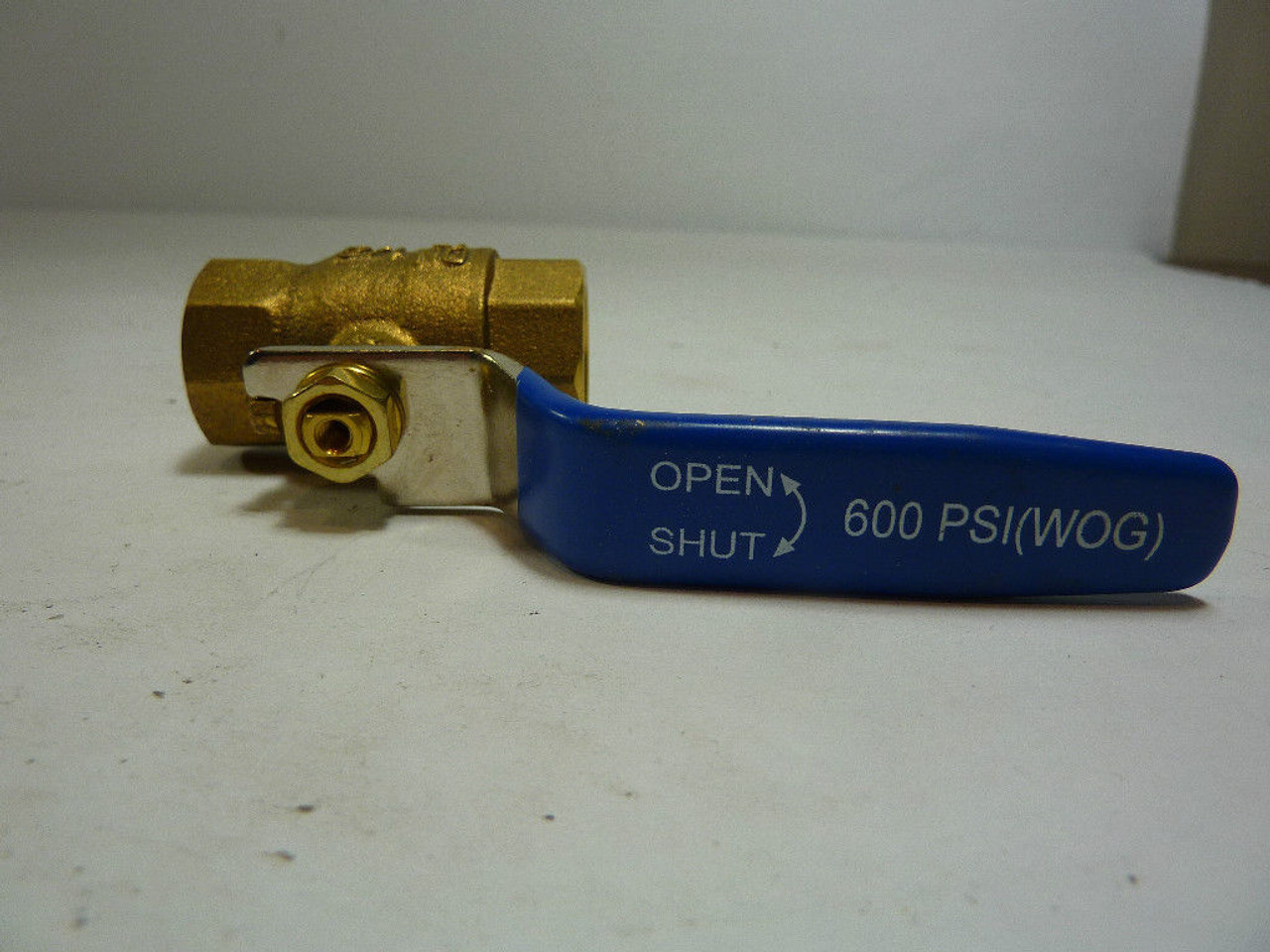 Stockham 600WOG Brass Ball Valve 1/4" FxF ! NEW !