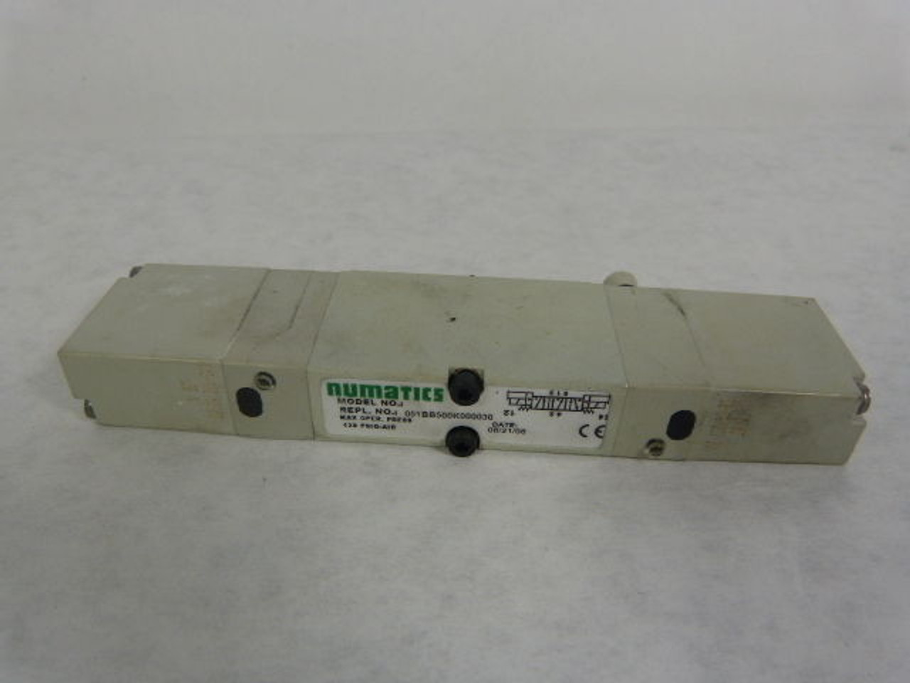 Numatics 051BB500K000030 Solenoid Valve 3-Pos 5-Function 120V 60Hz USED