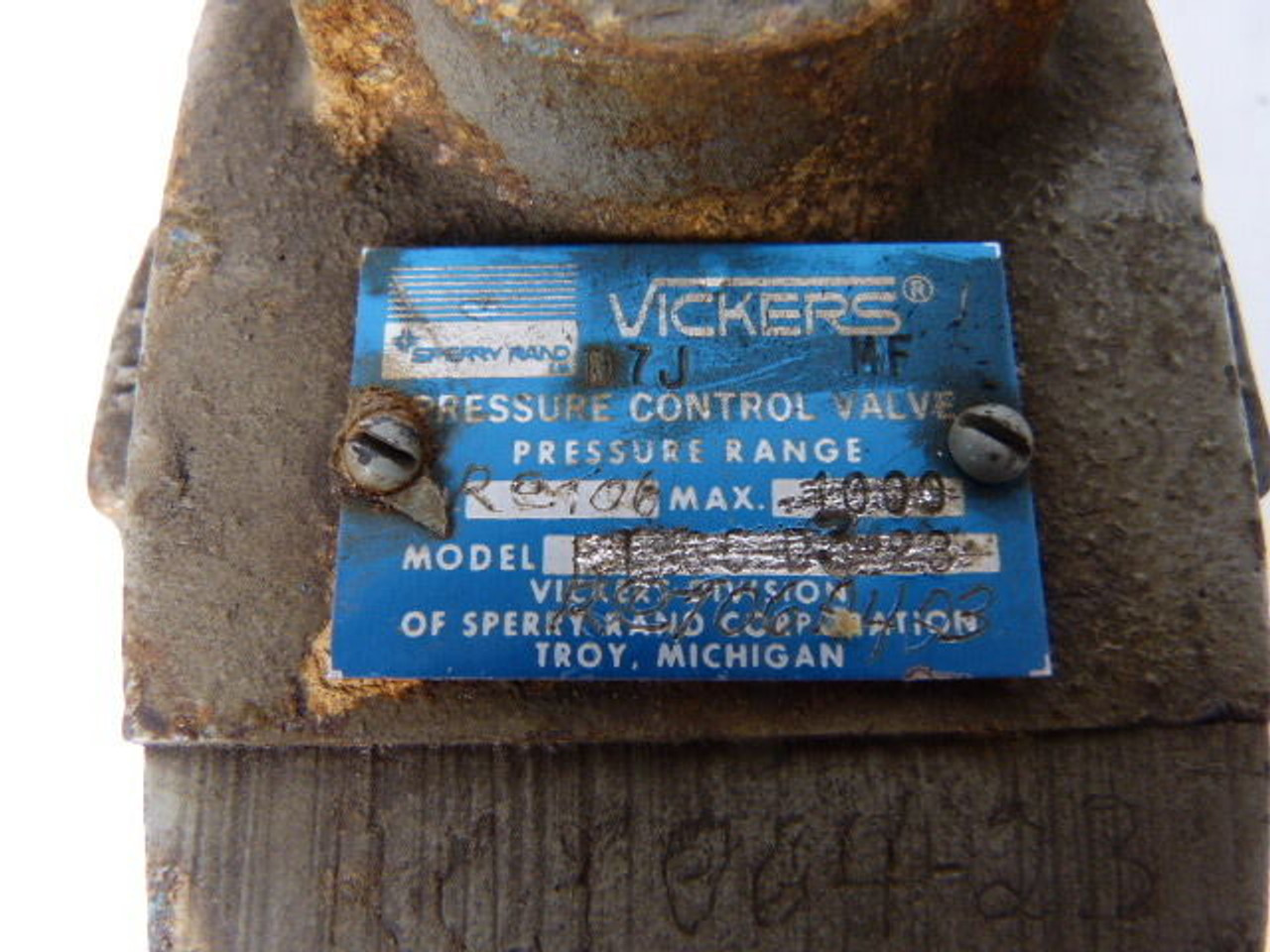 Vickers RE-106 Pressure Control Valve ! AS IS !