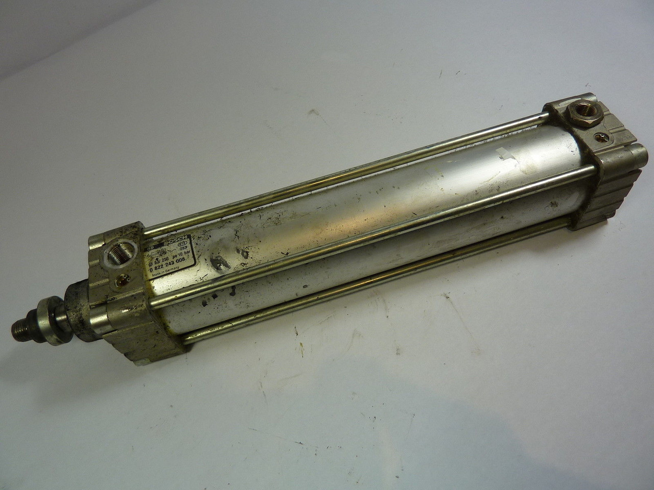 Bosch 0822243008 Pneumatic Cylinder USED